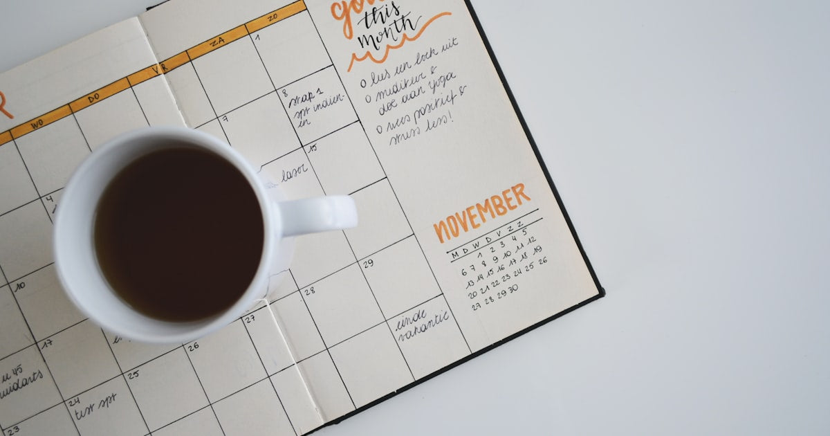Seasonal Ecommerce Calendar: When to Use Sales, Bundles, and Limited Offers